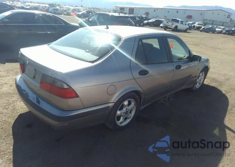 2001 Saab 9-5 Se z USA, uszkodzony, nr VIN YS3EF48Z213045447